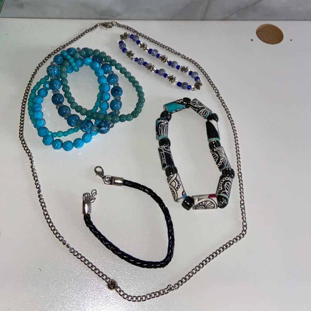 5 pieces of jewelry